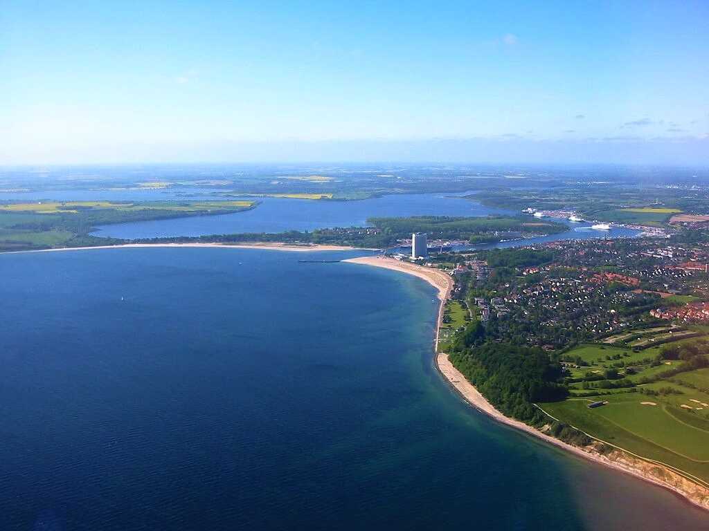 Helikopter Rundflug Nordsee exklusiv – Bild 1